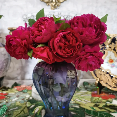 Autumn Rouge | Japanese Florist Shrub Rose | Red blooms | Intoxicating fragrance | Own root